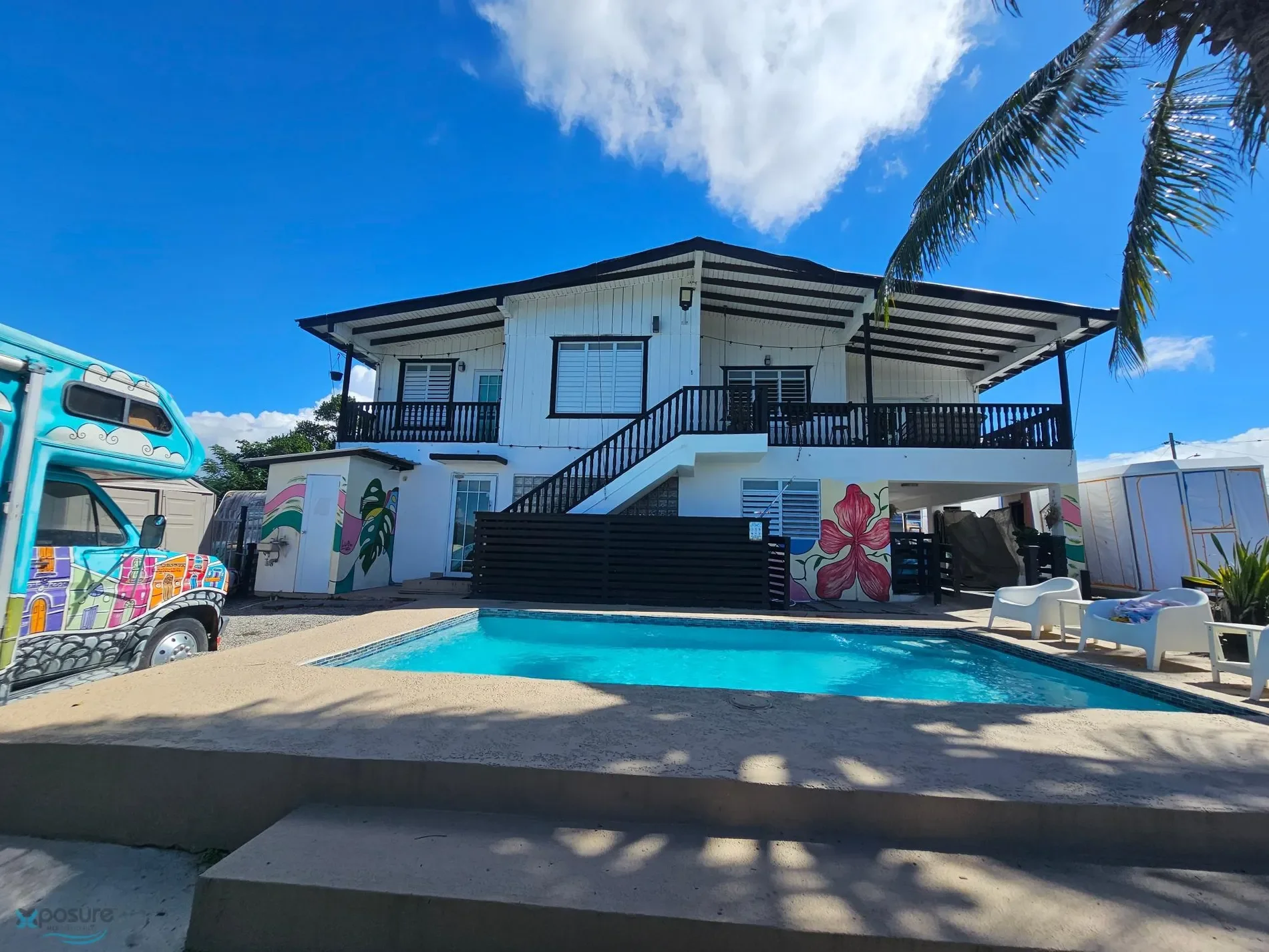 Exterior photo 7
