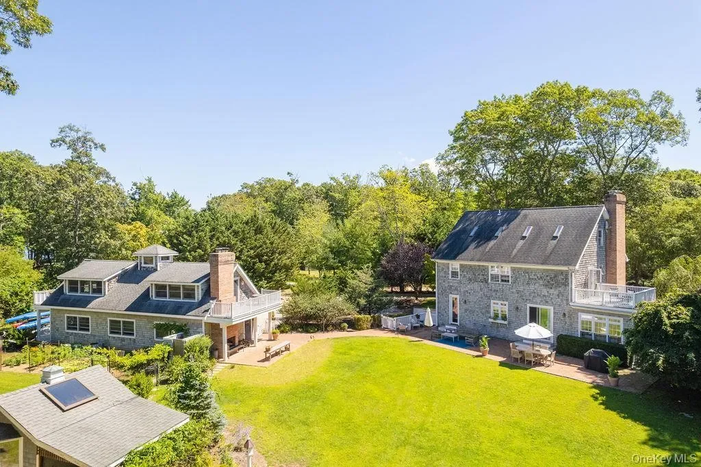10947 N Bayview Road, Southold, New York, United States. - Photo 1