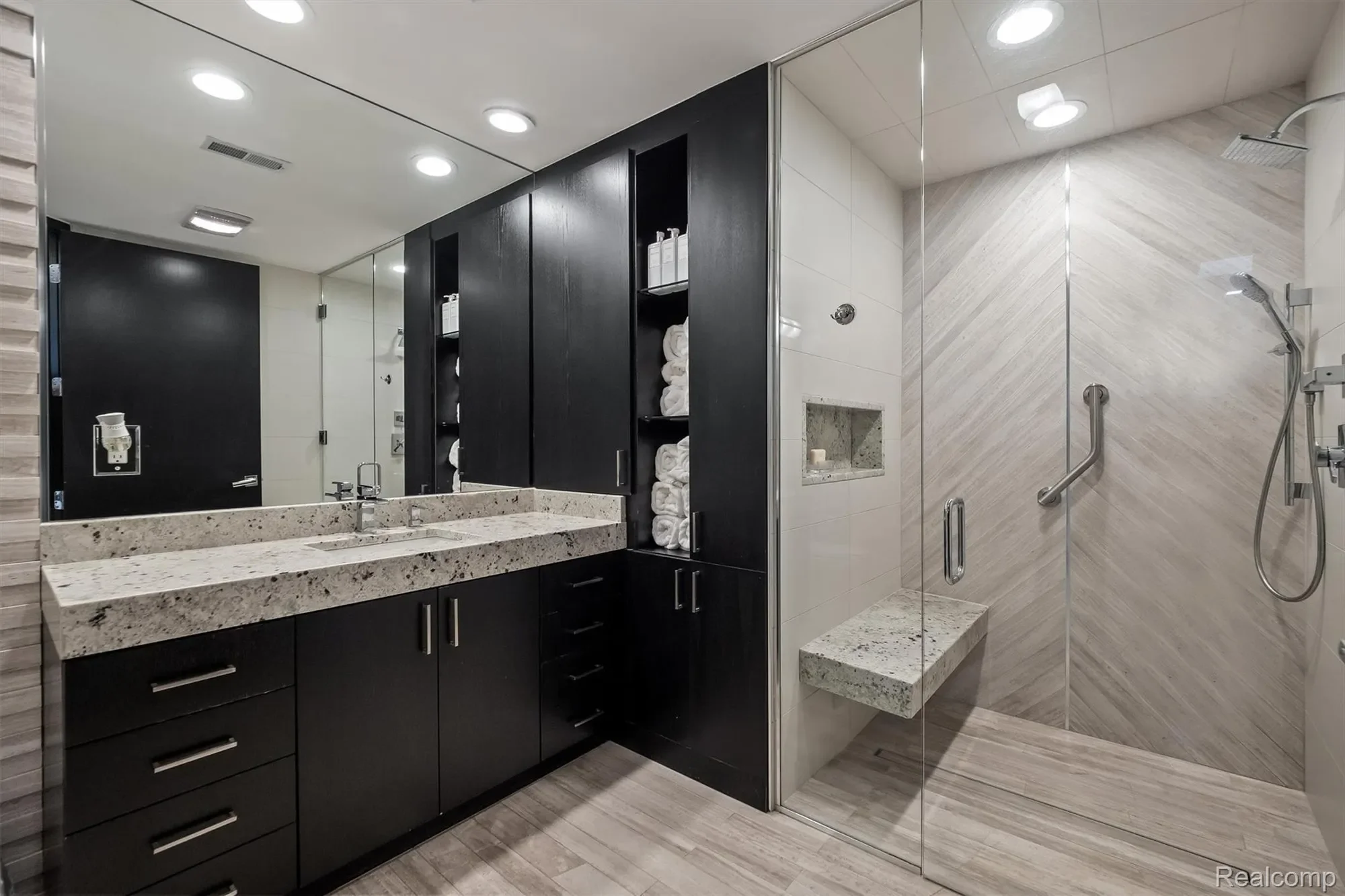 5116 W Bloomfield Lake Road, West Bloomfield Charter Township, MI 48323, Orchard Lake Village, Michigan, United States. - Photo 8