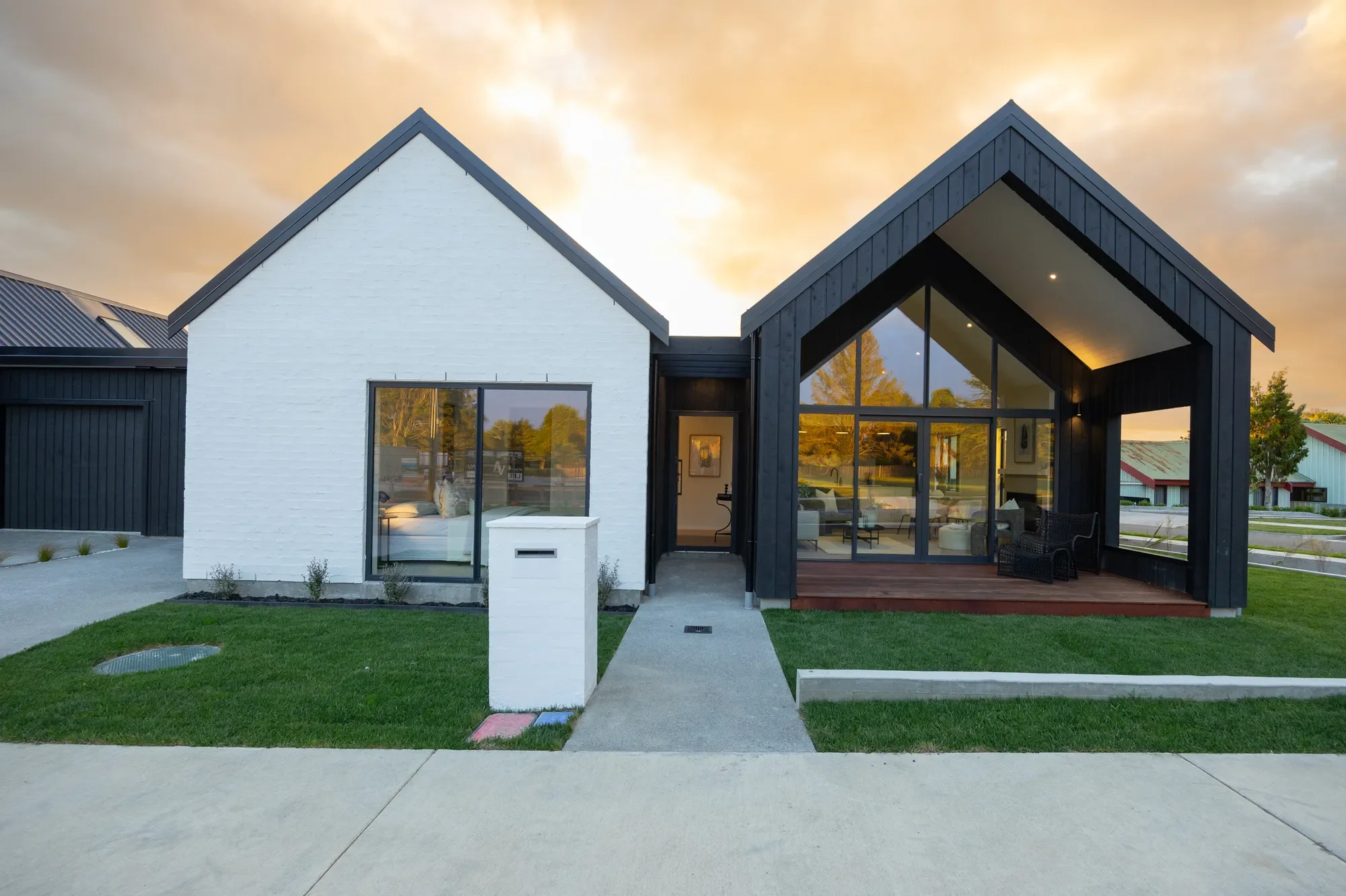 Exterior photo 6