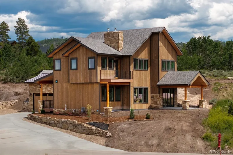 Single Family Residence in Granby