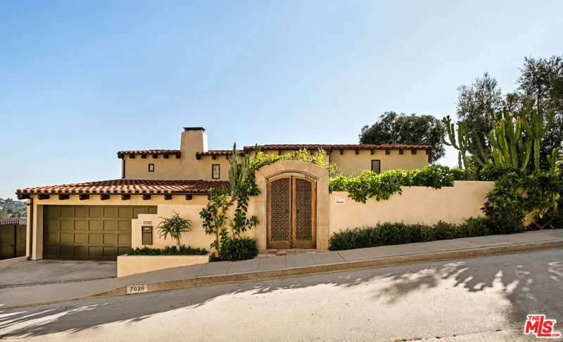 Single Family Residence in Los Angeles