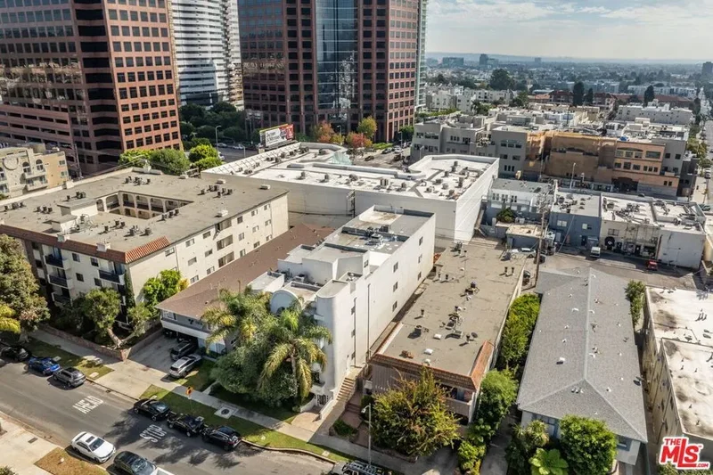 11822 Goshen Avenue 301, Los Angeles, California, United States. - Photo 26