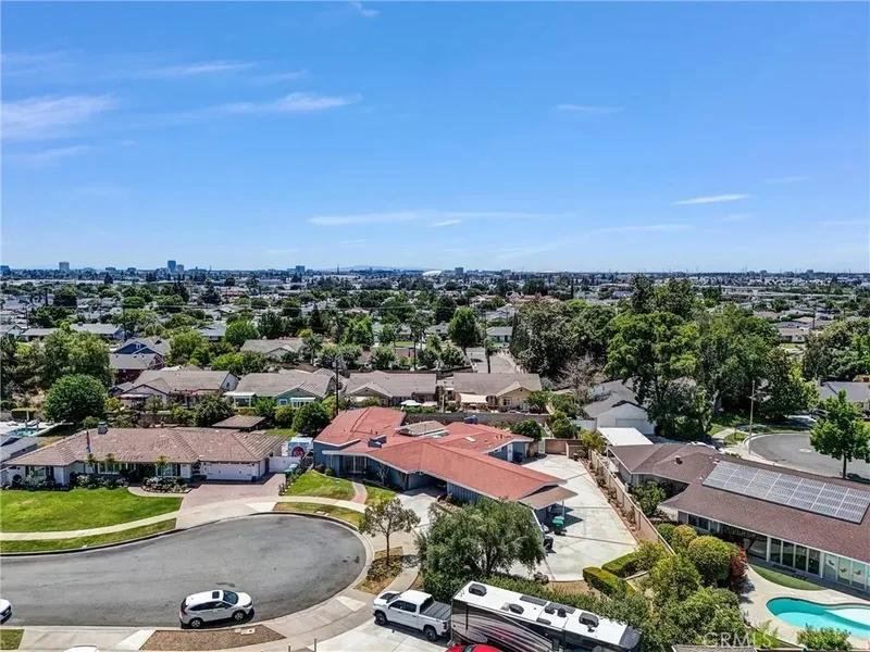 994 N Cleveland Street, Orange, California, United States. - Photo 47