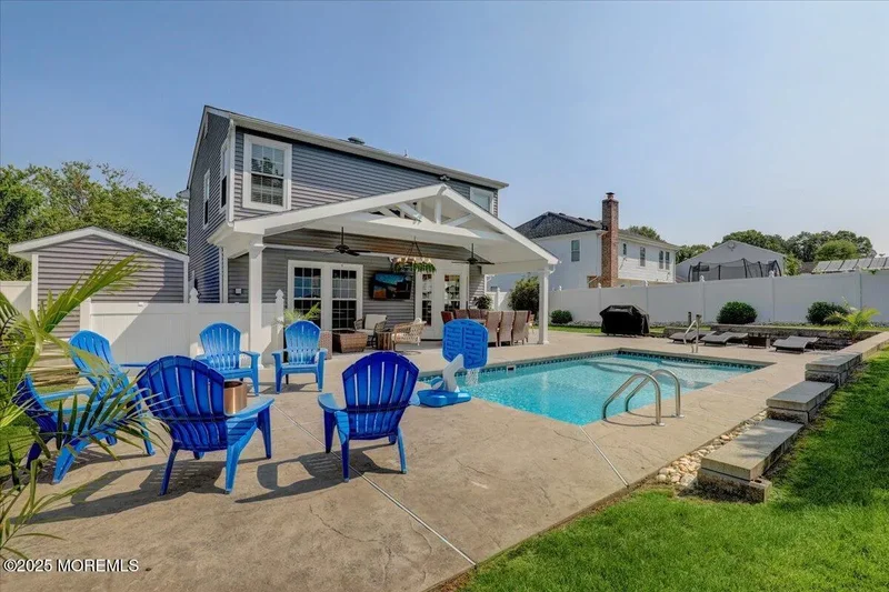 3 Bedrooms Other Residential
