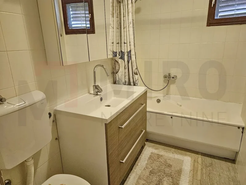 Town of Krk, detached house with 3 apartments 100 m from the sea!