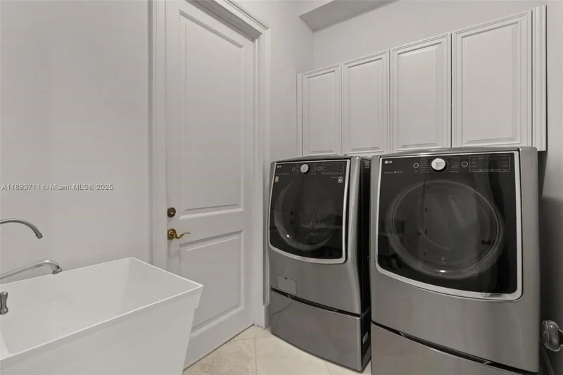 16763 NW 77th Path, Hialeah, Florida, United States. - Photo 52
