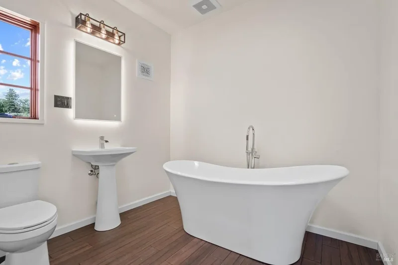 5300 Gravenstein Highway S, Sebastopol, California, United States. - Photo 33