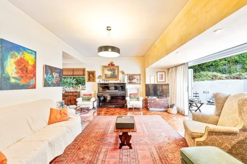House, 5 Bedrooms, For Sale