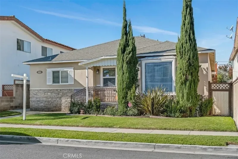 Single Family Residence in Long Beach