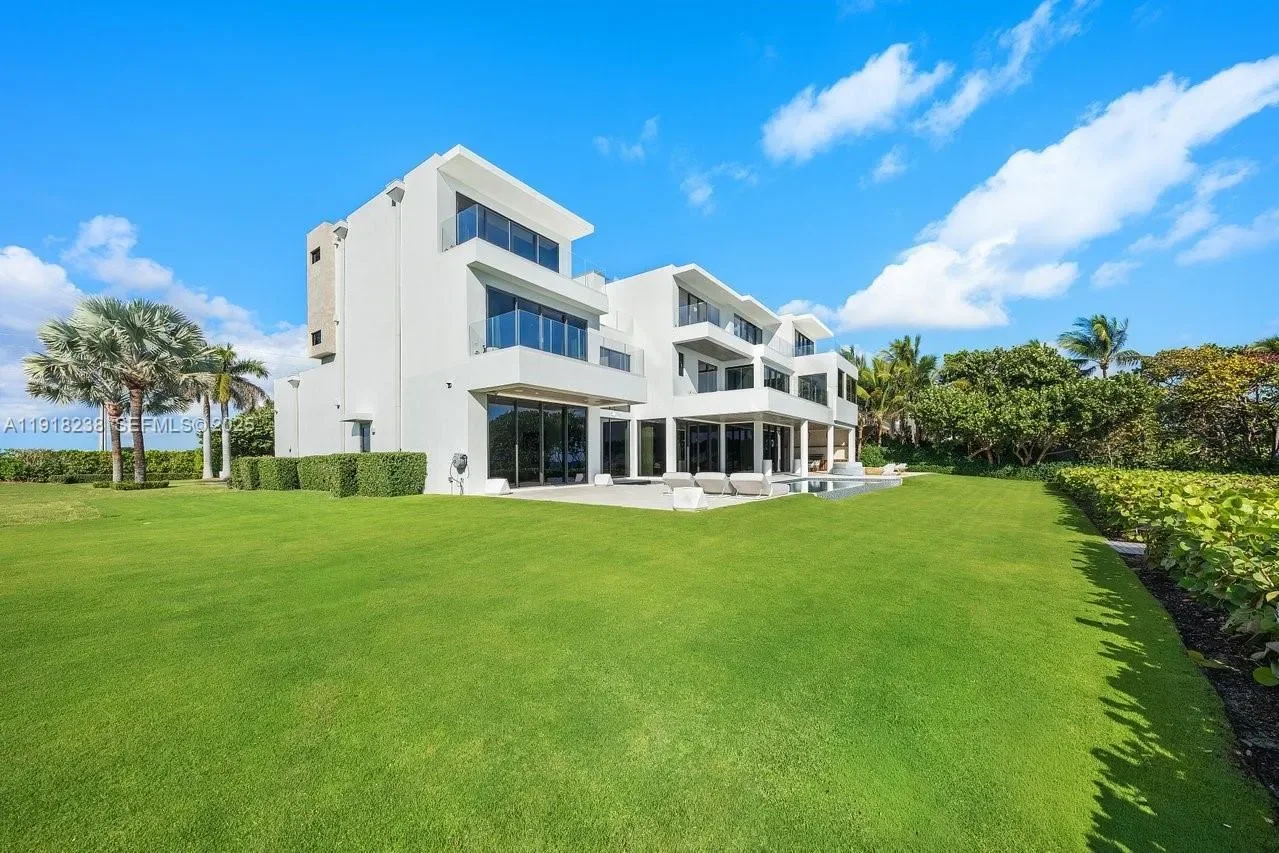 1107 Hillsboro Mile, Hillsboro Beach, Florida, United States. - Photo 53