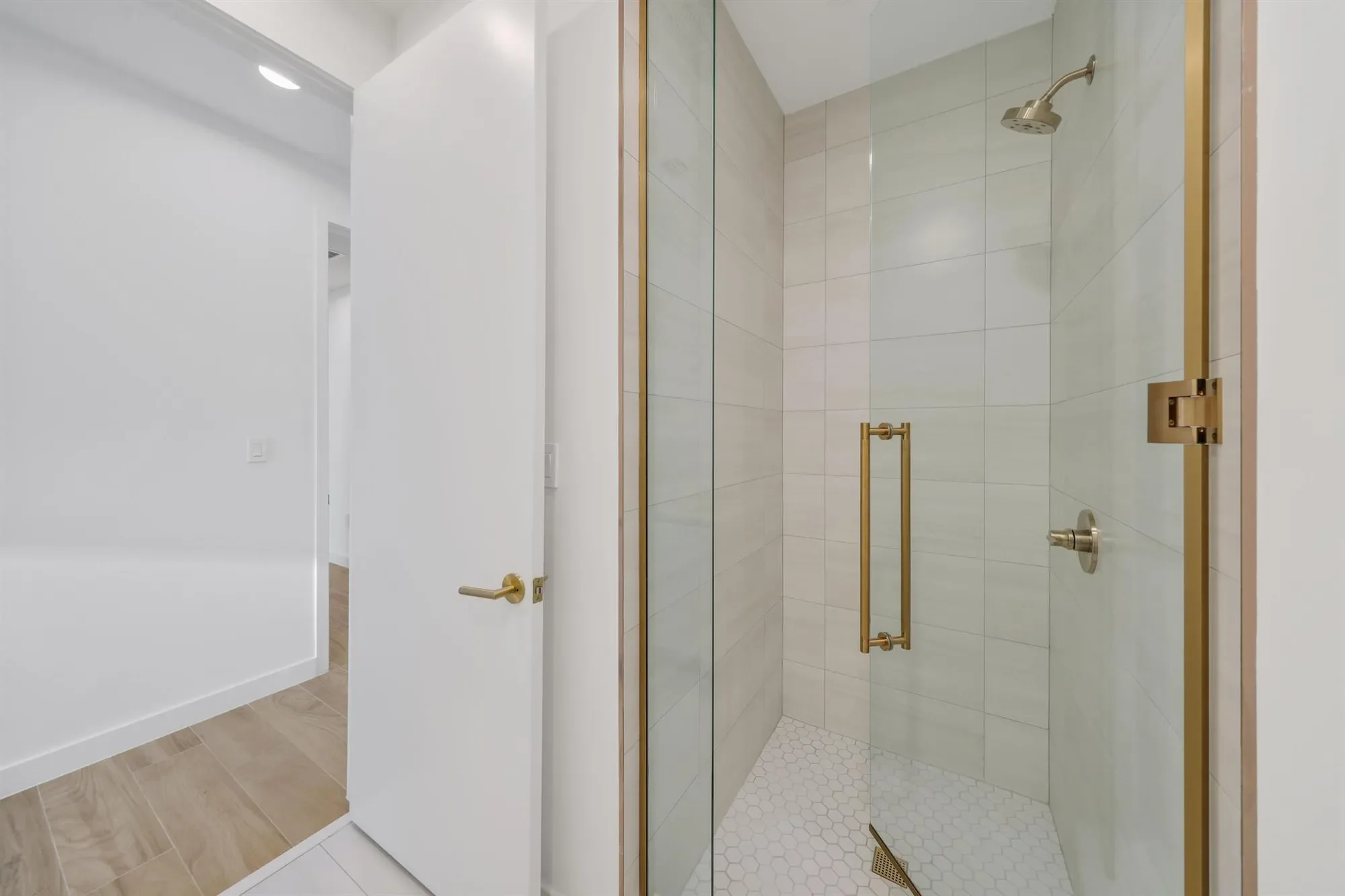 2655 S Bayshore Drive, Miami, Florida, United States. - Photo 35