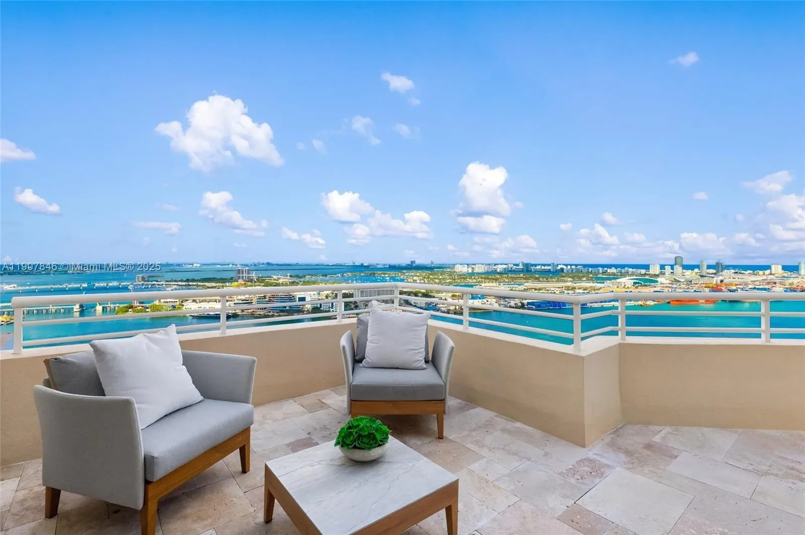 808 Brickell Key Dr 3901, Miami, Florida, United States. - Photo 29