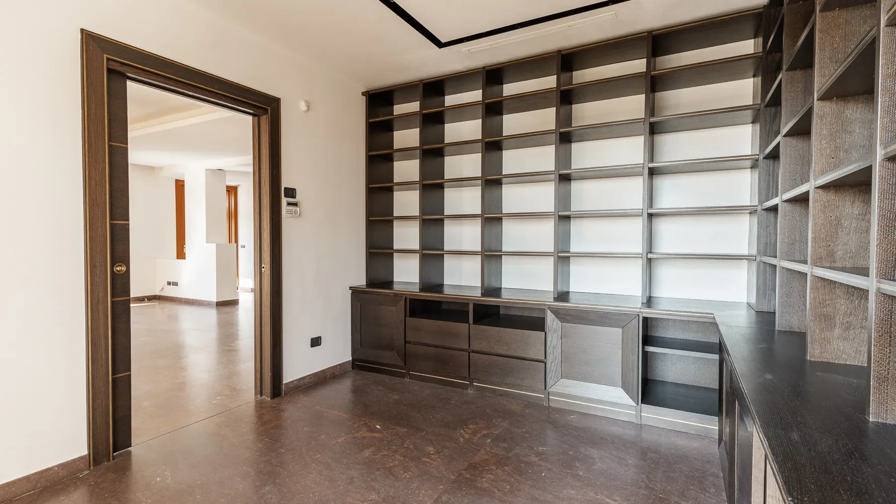 Via Giuseppe Frua, Lombardia, Milan, Lombardy, Italy. - Photo 37