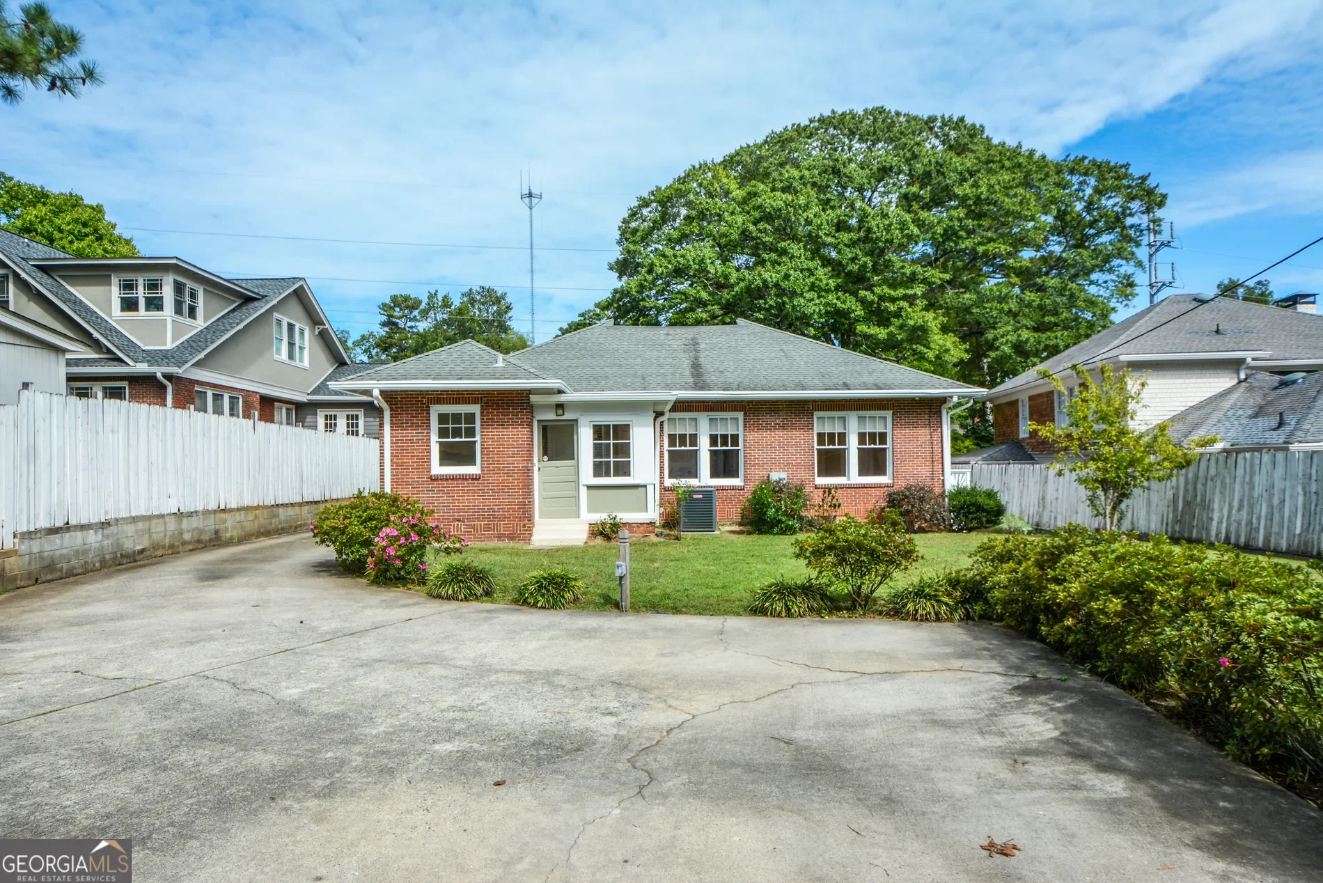 Exterior photo 10