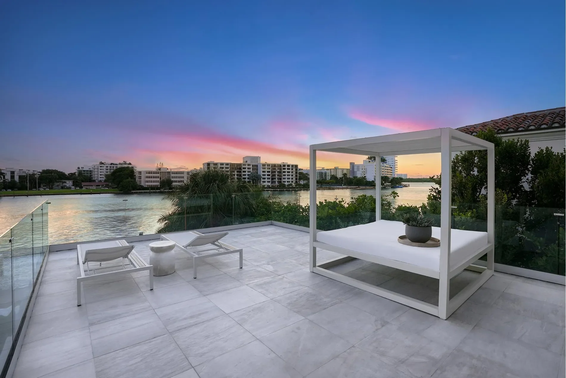 100 Bal Bay Dr, Bal Harbour, Florida, United States. - Photo 50