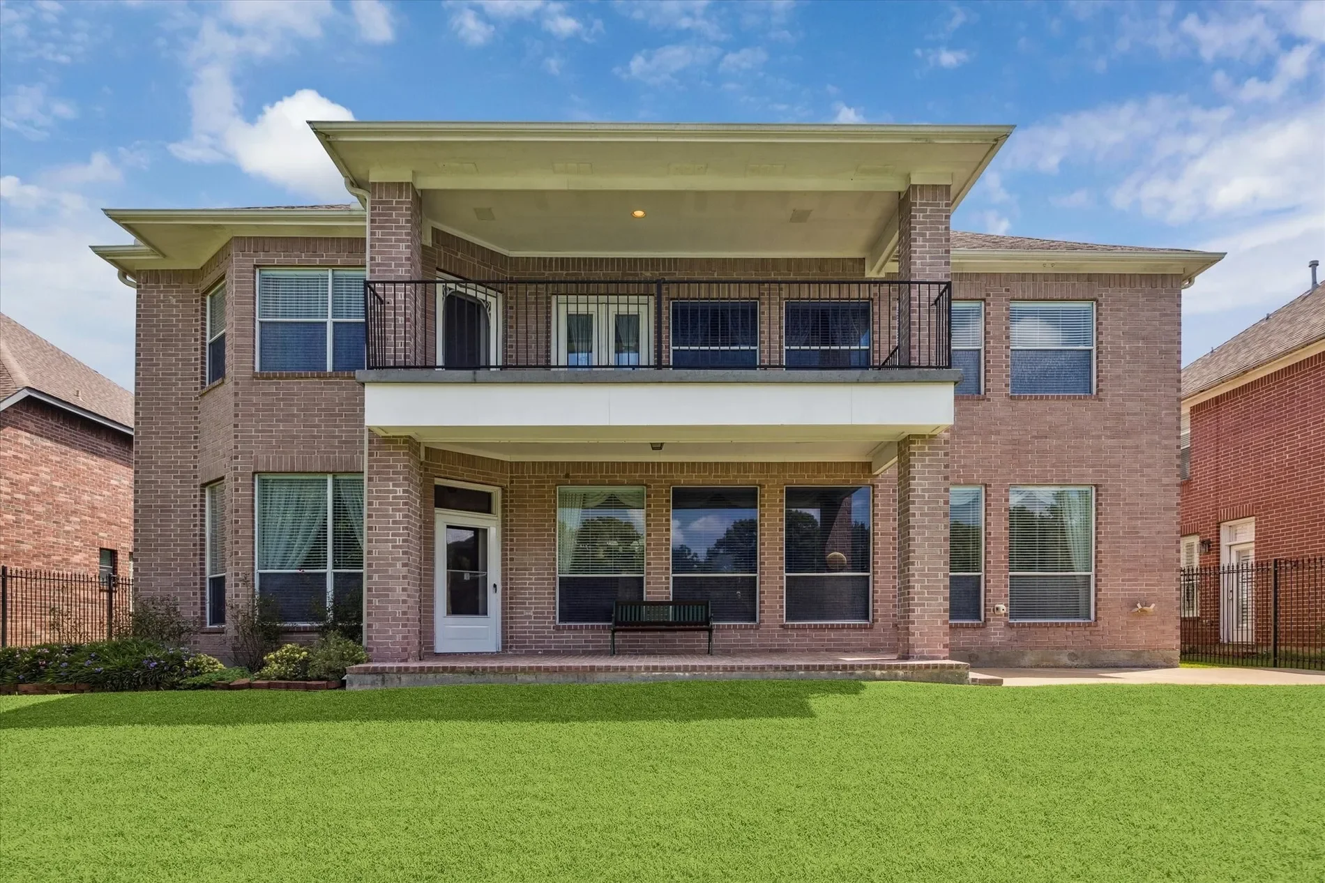 423 Brook Shore Court, Sugar Land, TX 77478, Sugar Land, Texas, United States. - Photo 5