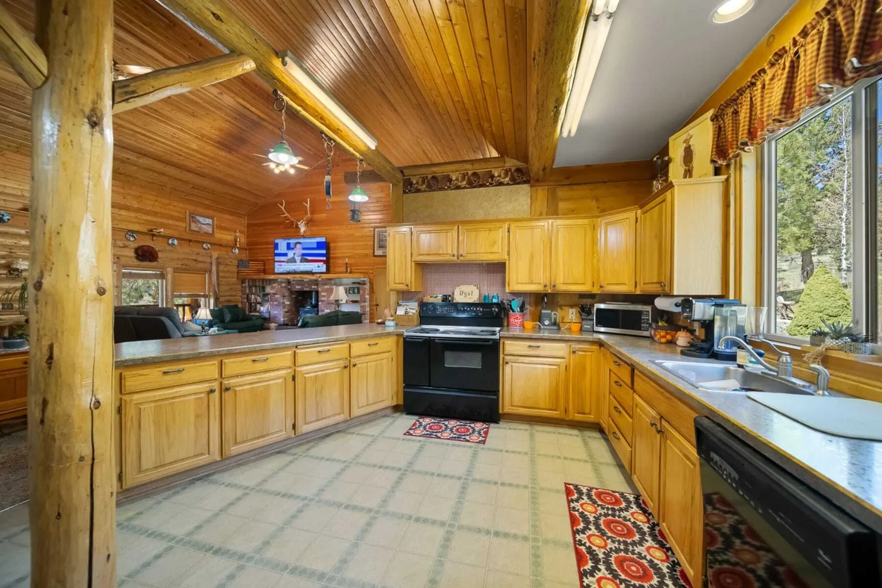 16305 N Ochoco Highway , Prineville, OR 97754, Prineville, Oregon, United States. - Photo 2