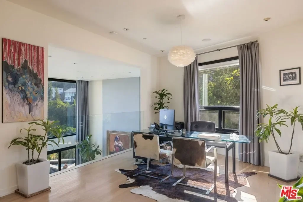 1573 Sunset Plaza Drive, Los Angeles, California, United States. - Photo 42