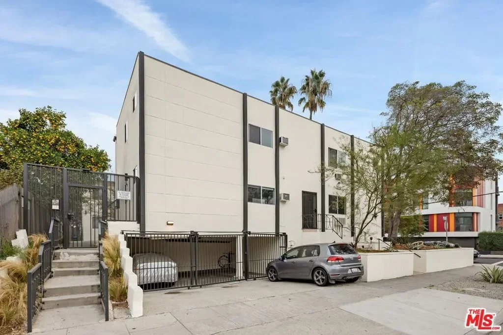 200 N Rampart Boulevard, Los Angeles, California, United States. - Photo 4