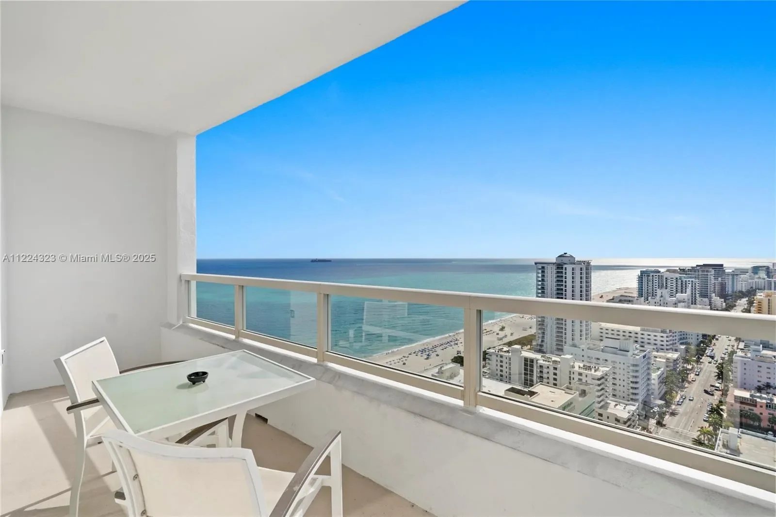 4401 COLLINS AV 2906/2908, Miami Beach, Florida, United States. - Photo 3