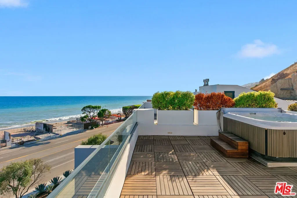22065 Pacific Coast Highway 7, Malibu, California, United States. - Photo 28