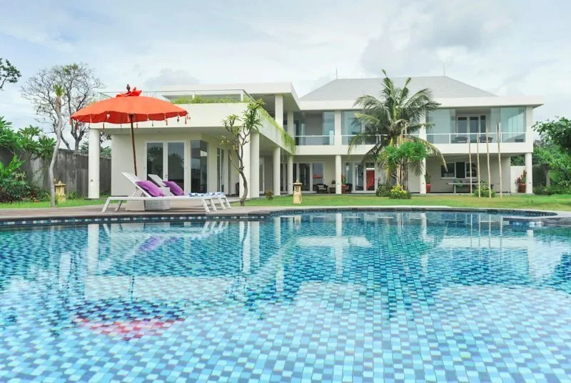 FREEHOLD 7-Bedroom Beachfront Villa in Ketewel Bali