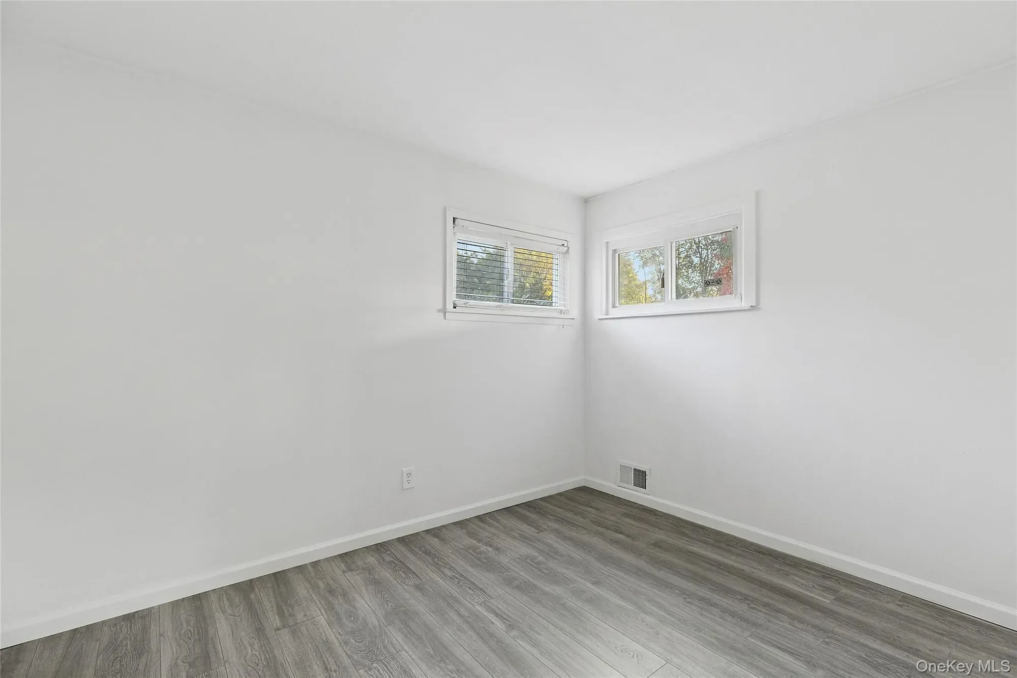 738 Old Town Road, Port Jefferson Station, New York, United States. - Photo 20