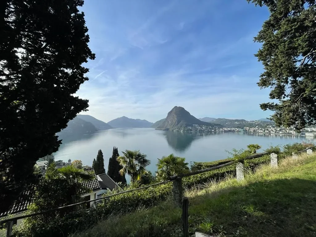 Elegant property with lake view in the prestigious Collina d’Oro – Lugano