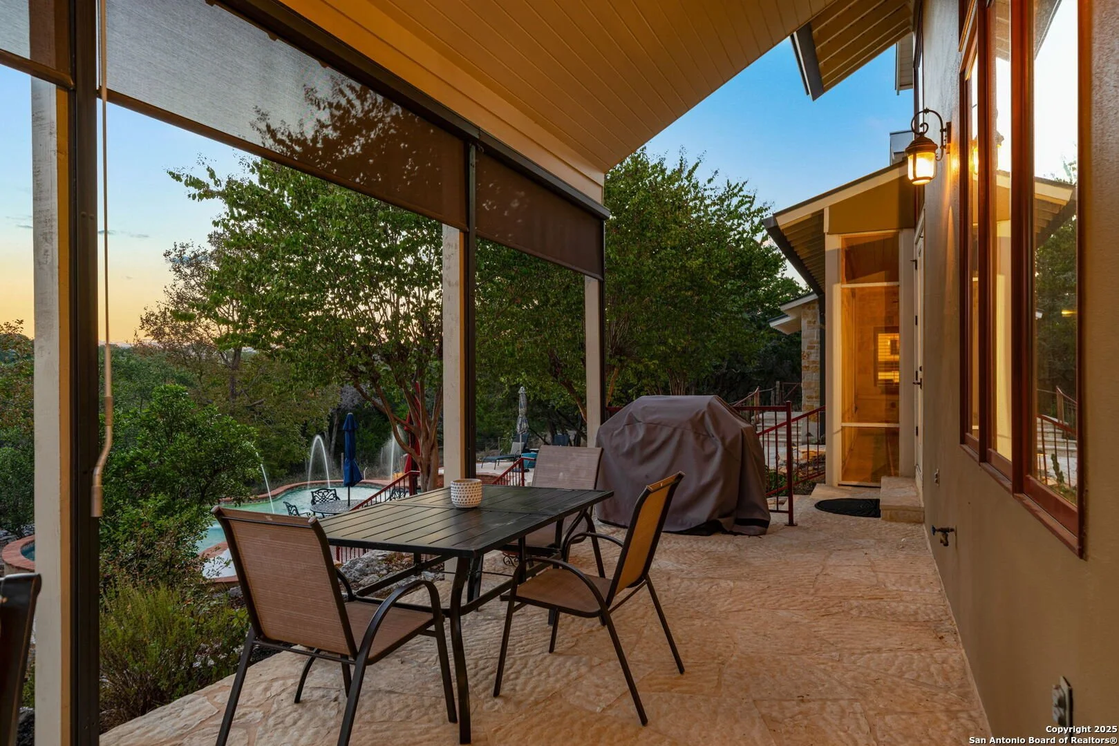 Exterior photo 9