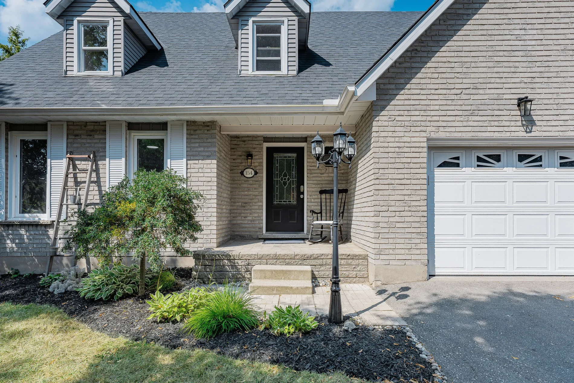 Exterior photo 4