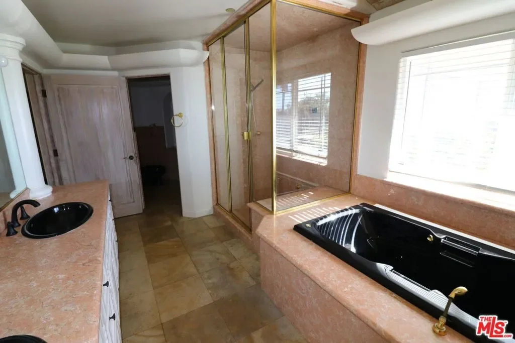 20776 Big Rock Drive, Malibu, California, United States. - Photo 15