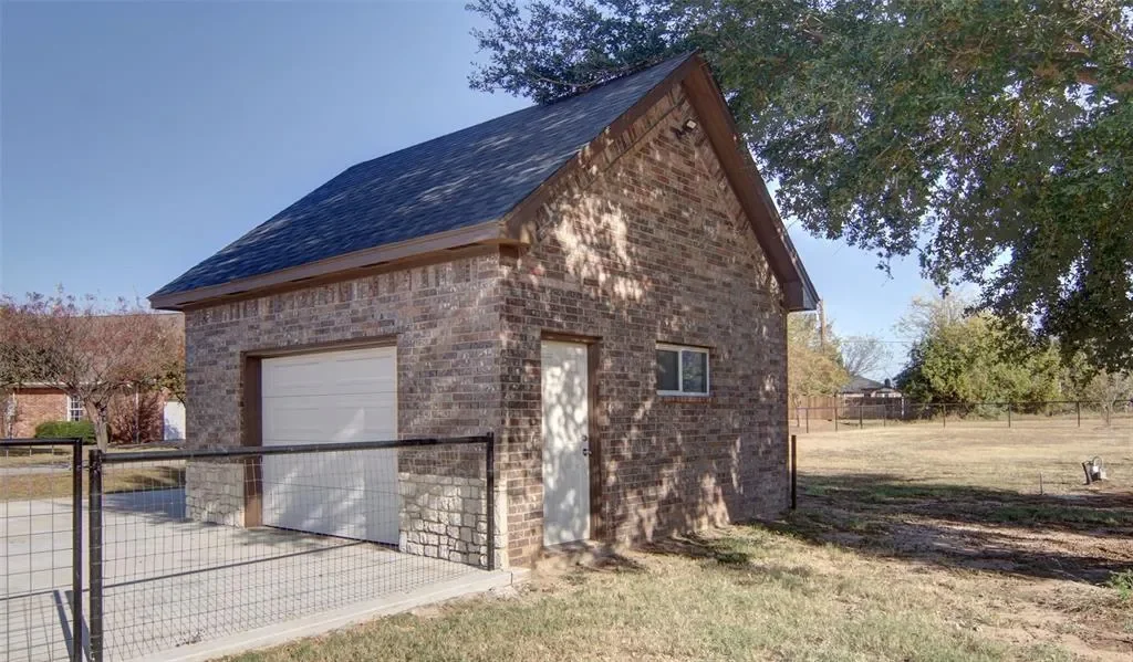 1007 Bentwater Parkway, Granbury, Texas, United States. - Photo 29