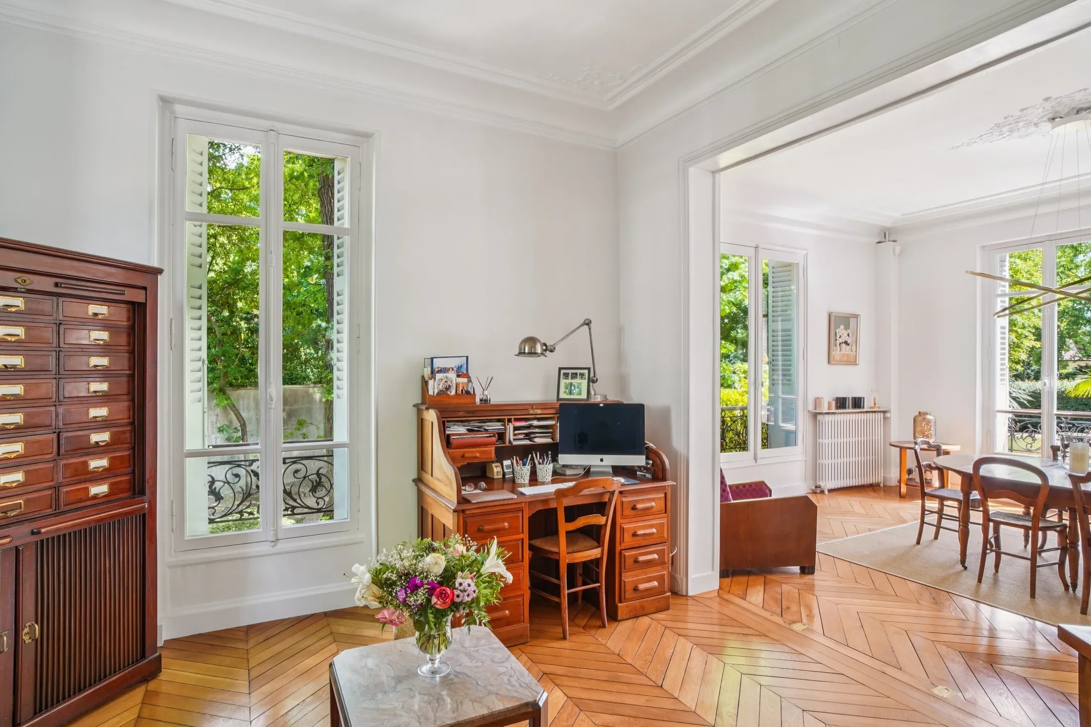 Le Vésinet Sud – Beautiful 350 Sqm Character House On A Large Wooded Plot.