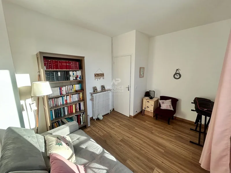 Poissy, Île-de-France, France. - Photo 14