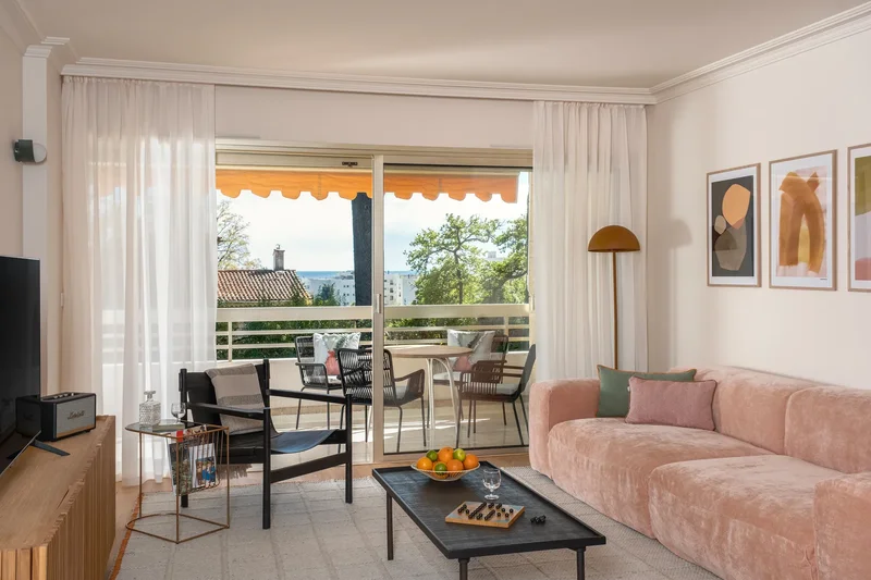 Private Luxury Cannes Apartment with both Garden and Sea Views