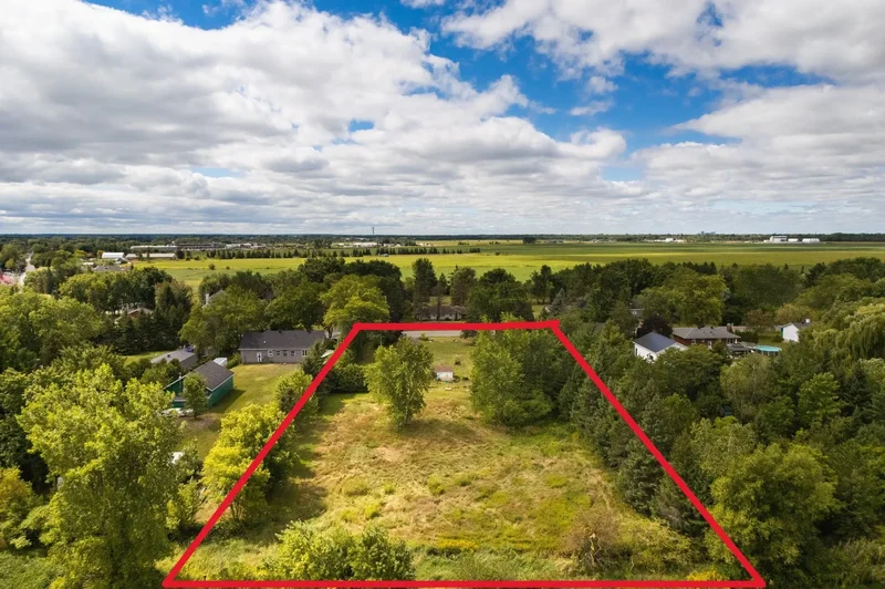 2376 Rue Bachand, Carignan, Quebec, Canada. - Photo 5