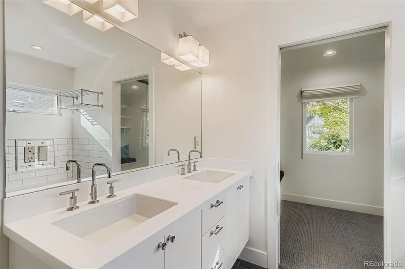1056 S Clayton Way, Denver, Colorado, United States. - Photo 21