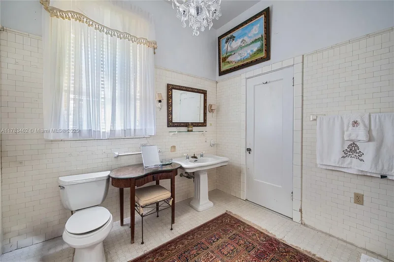 8447 E Dixie Hwy, Miami, Florida, United States. - Photo 28