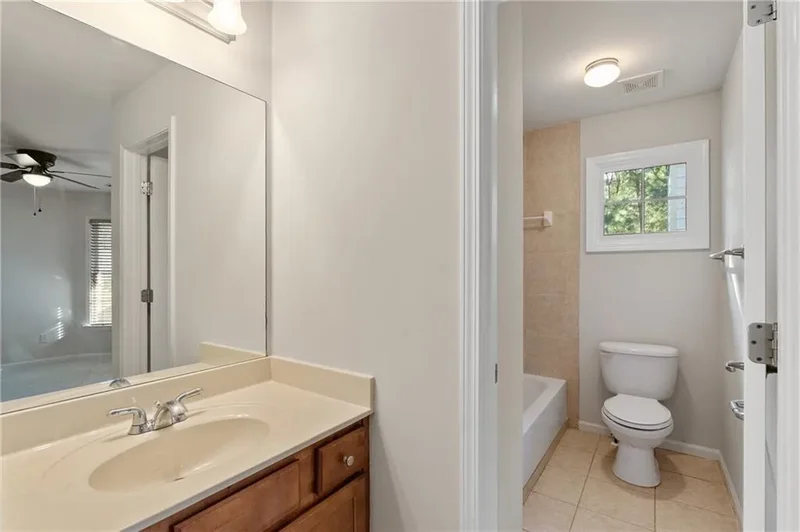6427 Blue Water Drive, Buford, Georgia, United States. - Photo 48