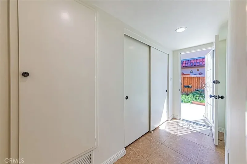 26 Seton, Irvine, California, United States. - Photo 26