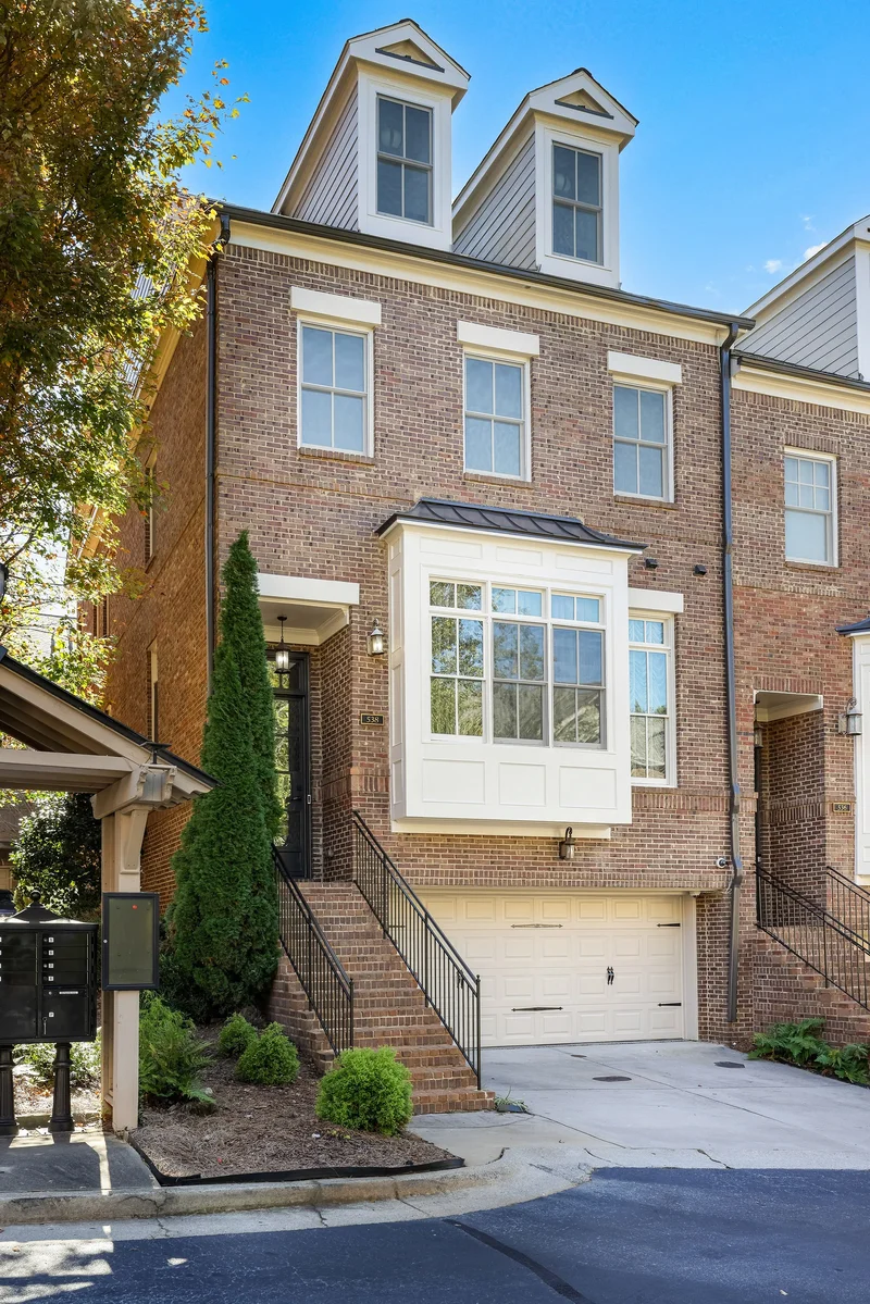538 Sarabrook Place, Atlanta, GA 30342, Atlanta, Georgia, United States. - Photo 9
