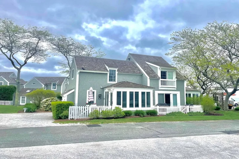 Seaside Villa Steps From Sandy Ocean Beach