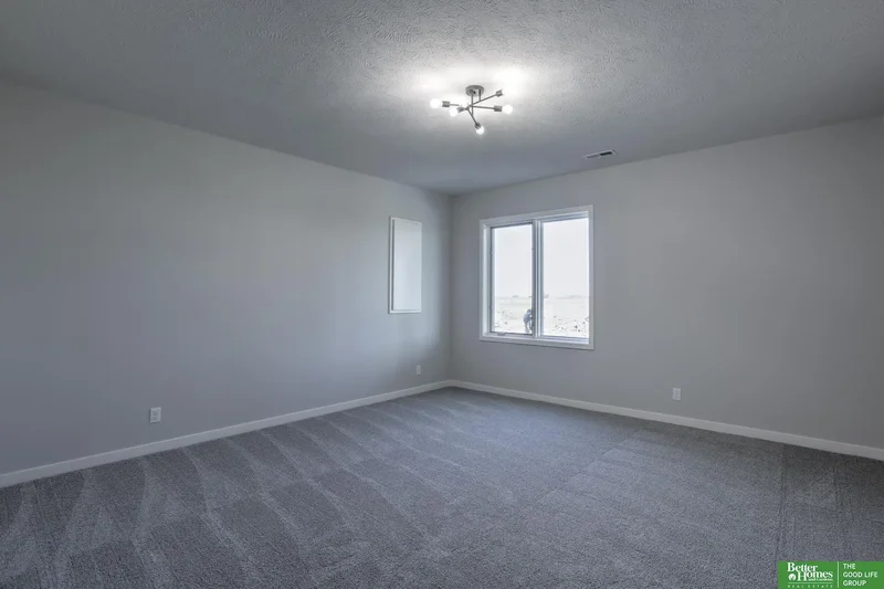 5402 N 213th Street, Elkhorn, NE 68022, Omaha, Nebraska, United States. - Photo 27