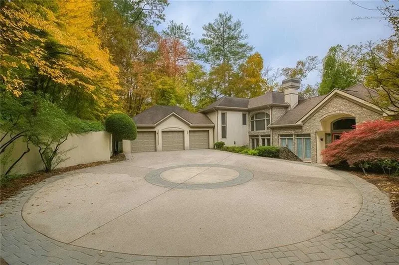 lovely private retreat with beautiful natural light
