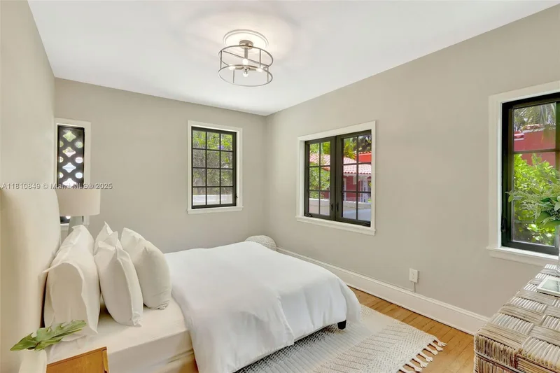 447 Giralda Ave., Coral Gables, Florida, United States. - Photo 12