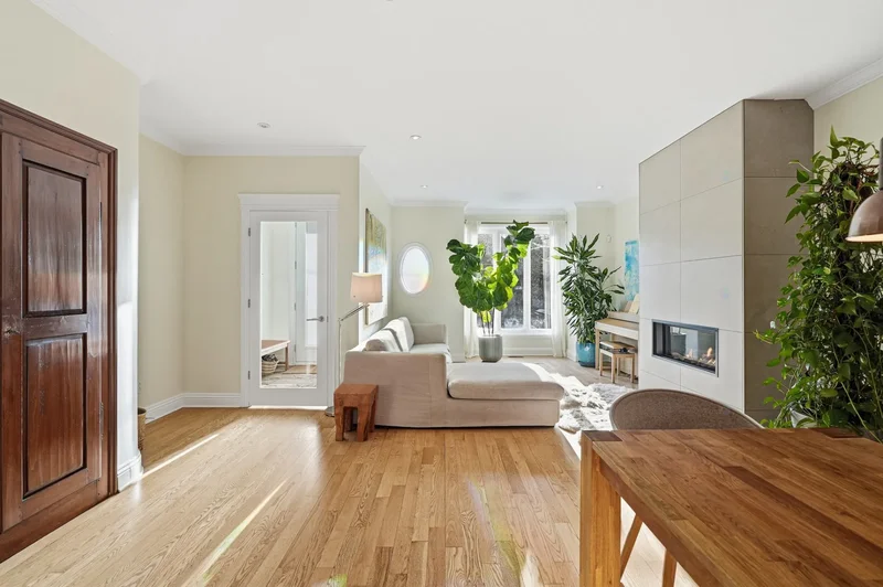 5601 Av. de Stirling, Montréal, Quebec, Canada. - Photo 11