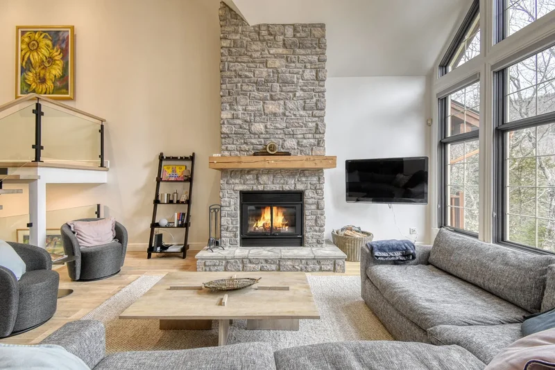 617 Ch. des Skieurs, Mont-Tremblant, Quebec, Canada. - Photo 13