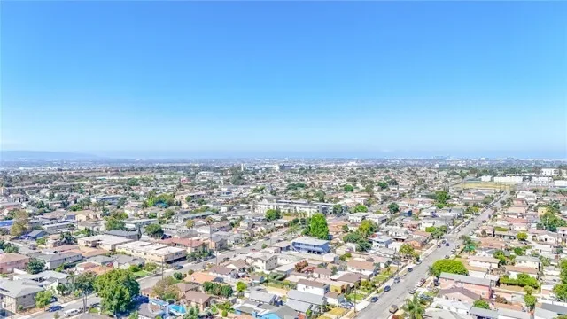 1026 W 109th Street, Los Angeles, CA 90044, Los Angeles, California, United States. - Photo 3