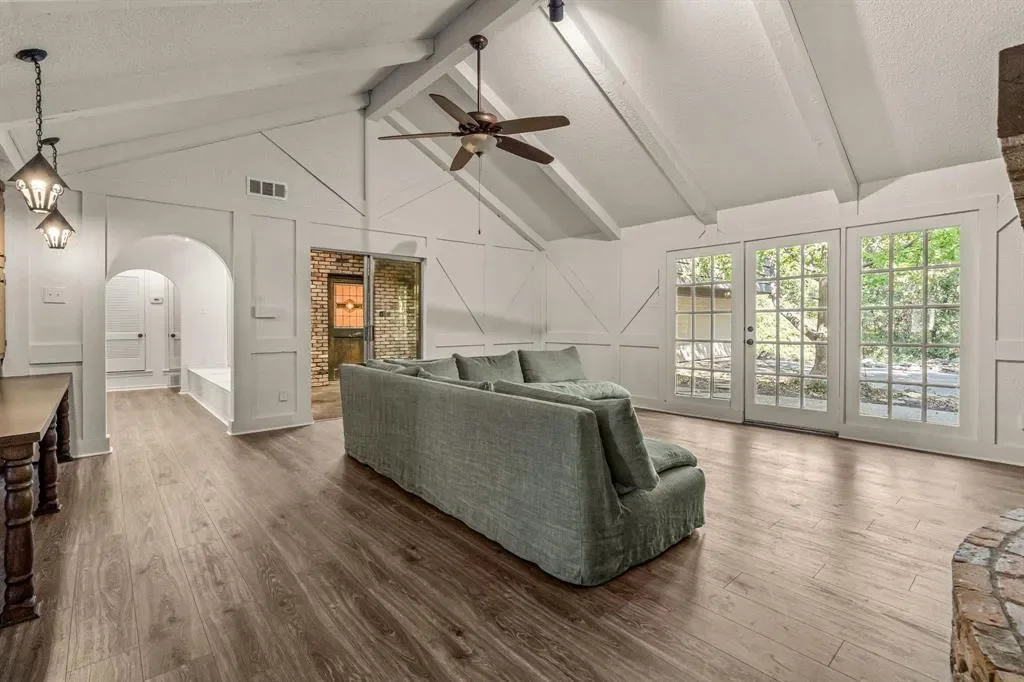 5300 Northcrest Road, Fort Worth, Texas, United States. - Photo 21
